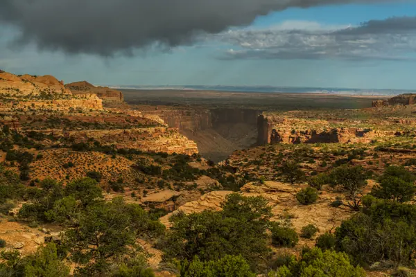 Storm over the Canyons, Canyonlands