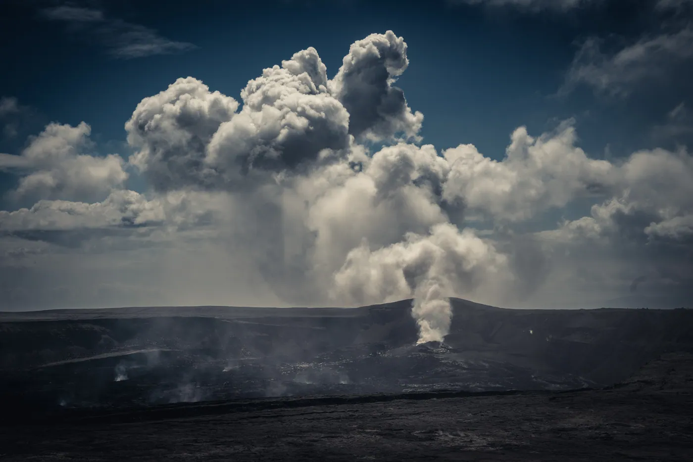 Kilauea Crater, Hawaii Volcanoes