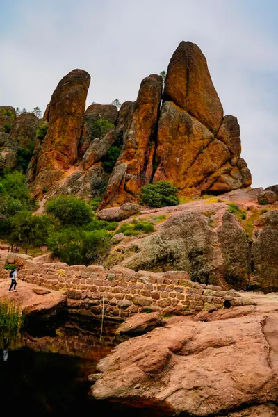 Pinnacle Towers, Pinnacles